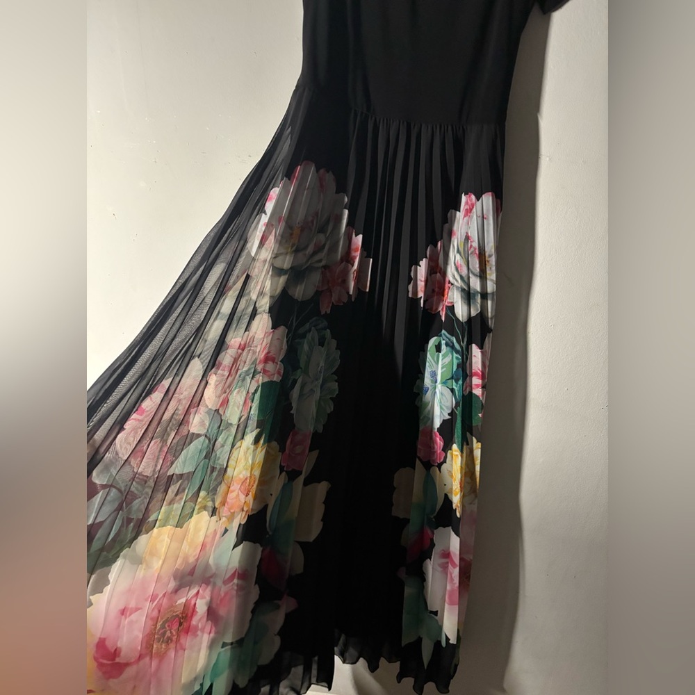 Premier Amour Black Garment